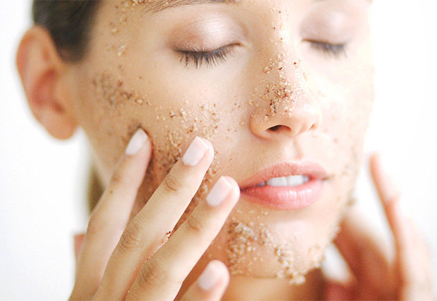 How to Get Pretty Skin Naturally Exfoliation