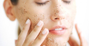 How to Get Pretty Skin Naturally Exfoliation