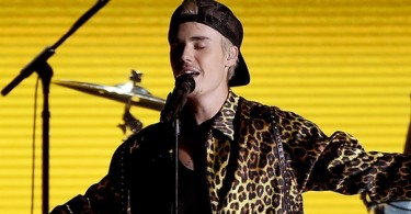 Justin Bieber performs ‘Love Yourself’ at the Grammys 2016