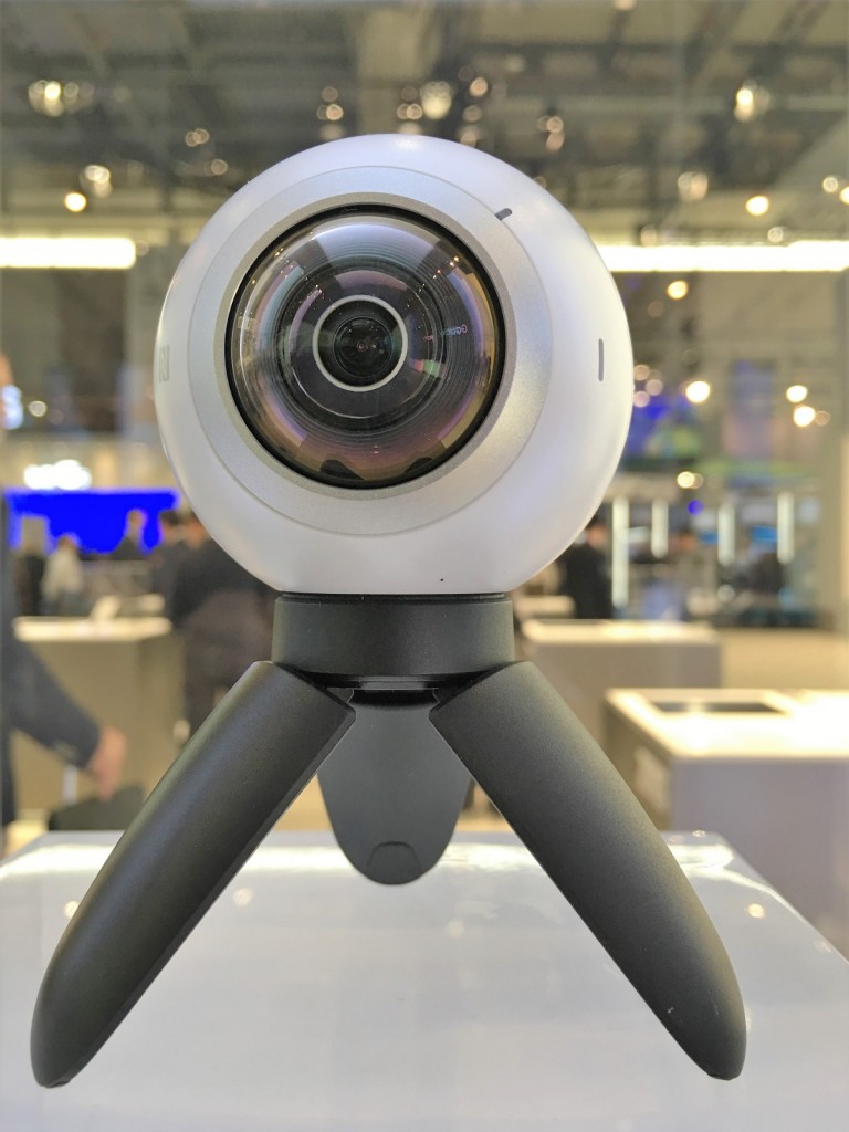 Reasons why in Mobile World Congress Samsung Could Have a Winner With the Gear 360 VR Camera