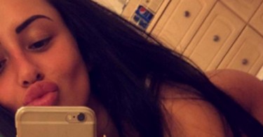 Marnie Simpson exposes her bare breast on social media