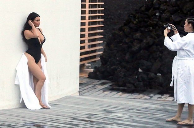 Kim Kardashian shows Killer body in a series of Swimsuit Photos