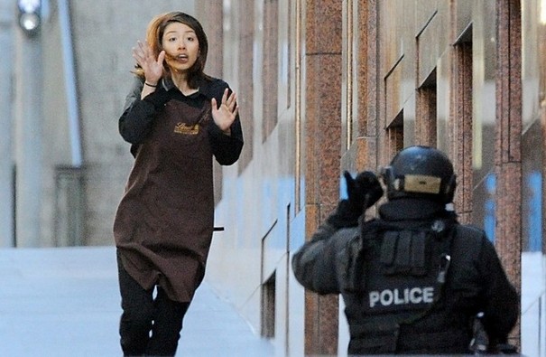 Sydney Siege Gunman Manipulated Hostages Into Not Escaping