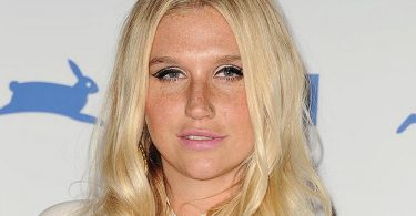 Kesha Uncensored Selfies Photos Bra Size Height Weight Body Stats