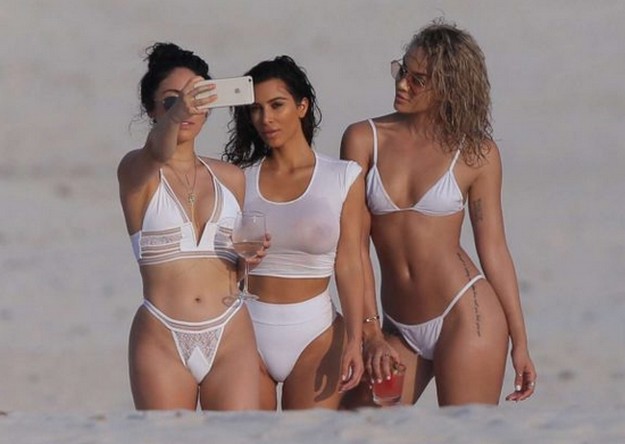 Kim Kardashian bikini picture in Mexico