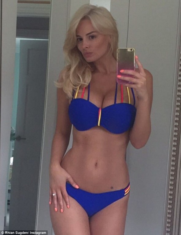 Rhian Sugden posts topless selfie