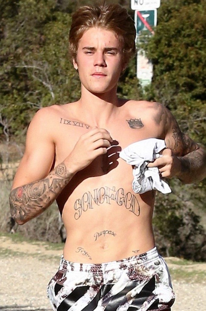 Bieber topless running