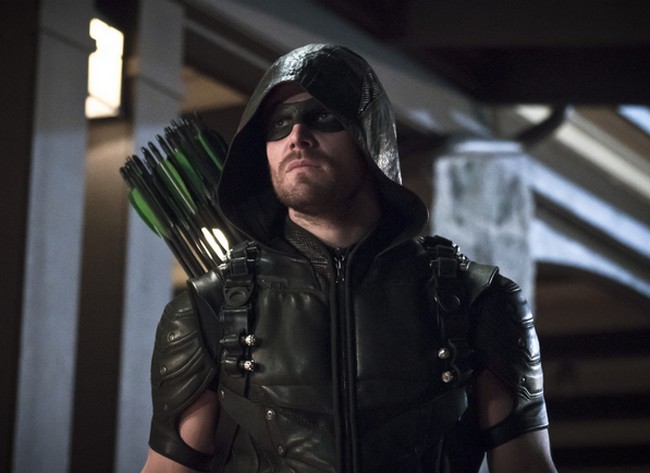 Who leaked Oliver’s Photo in Arrow?