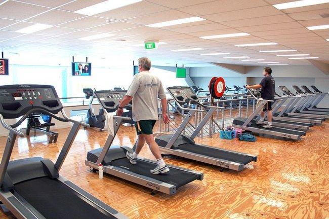 4 ORIGINAL EXERCISES FOR THE TREADMILL AND THAT BURN A LOT OF CALORIES