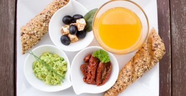 Nutrition Tips, Eating breakfast has long term health benefits