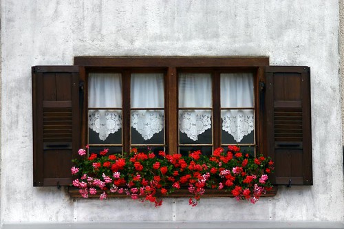 Decorate a Window - 7 Ways to Decorate an Unsightly Window