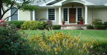 Selling your Property: Create Curb Appeal in a Home