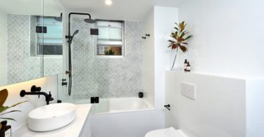 Tips on How To Visually Enlarge Your Bathroom