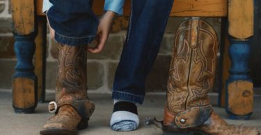 How Cowboy Boots Can Help Your Feet While Working