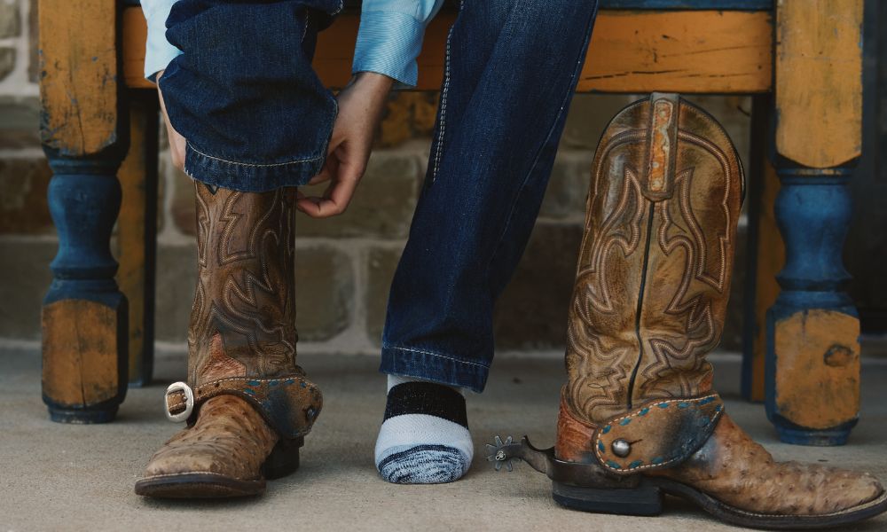 How Cowboy Boots Can Help Your Feet While Working