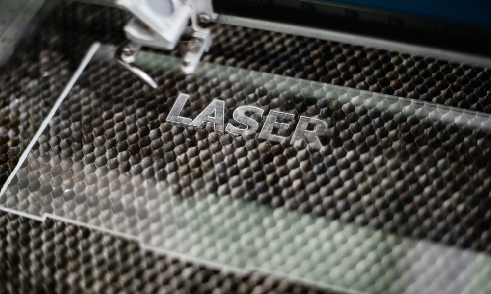 Benefits of Using a Laser Marking Machine for Manufacturing