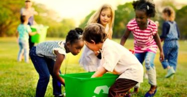 3 Habits To Start With Your Children To Teach Environmental Awareness