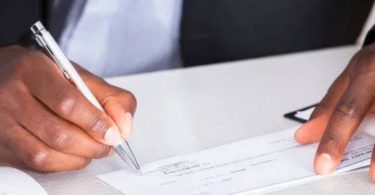 How to order customized checks for business