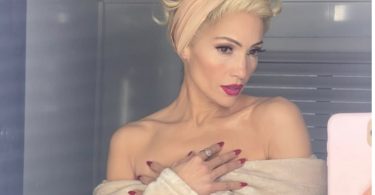 Jennifer Lopez Reveals Blonde Selfies from the Set of “Kiss of the Spider Woman