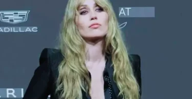 Miley Cyrus Billboard country chart milestone