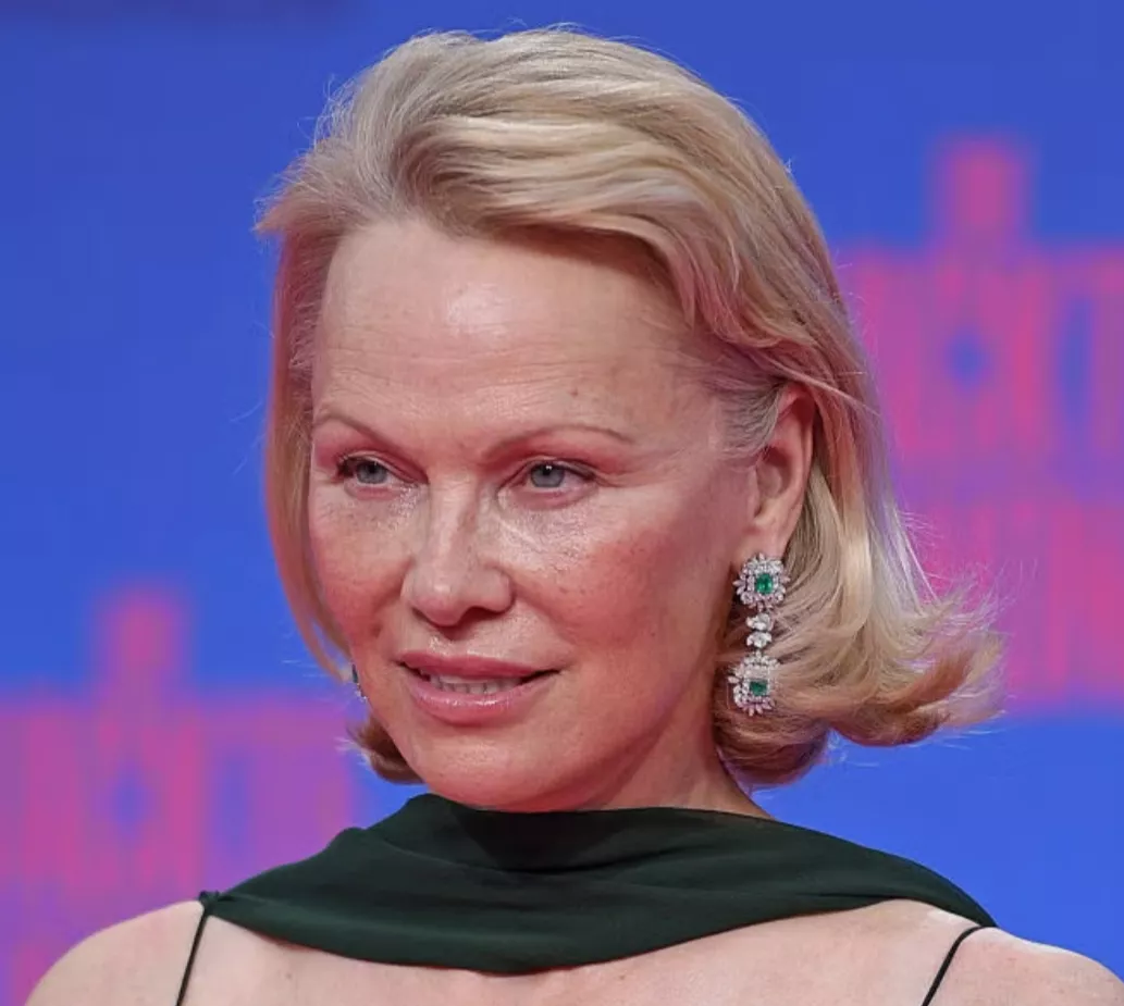 Pamela Anderson natural beauty appearance