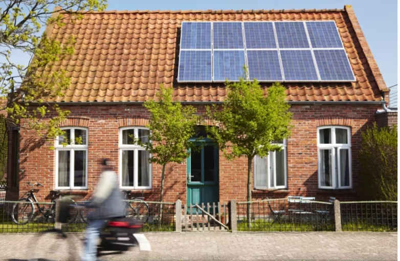 flat roof solar panel installation