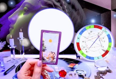 Astrology and Tarot Websites live chat consultation