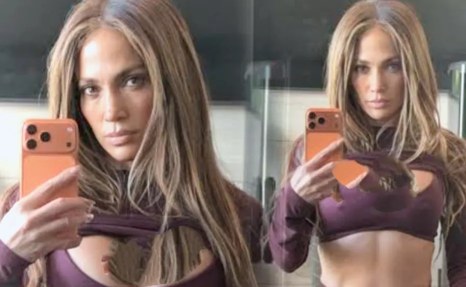 Jennifer Lopez gym selfies sports bra workout