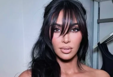 Kardashian 90s look Super Bowl LX