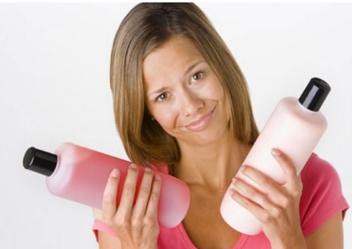 Proper shampoo selection helps maintain moisture balance and wave definition in wavy hair.